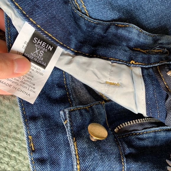 SHEIN Floral Denim Shorts - Picture 4 of 6